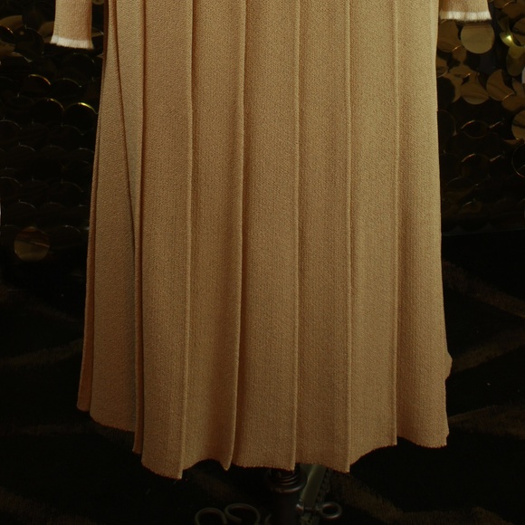 Tan + Offwhite Sweater Skirt Set - Picture 5 of 7